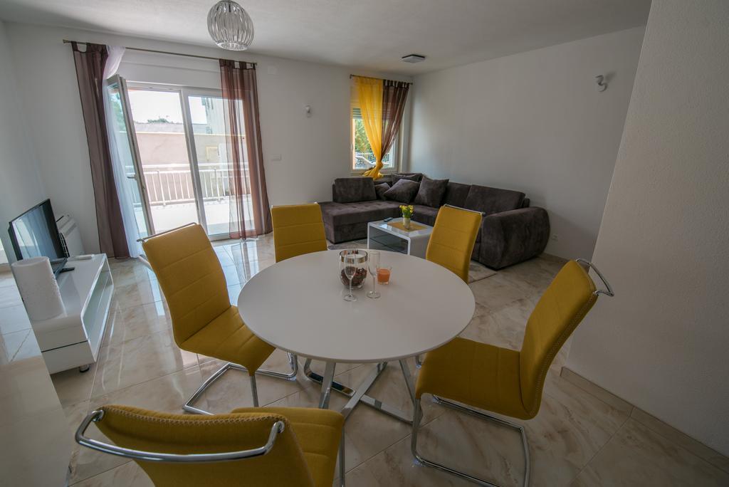 Villa Ljubica Vodice Bagian luar foto