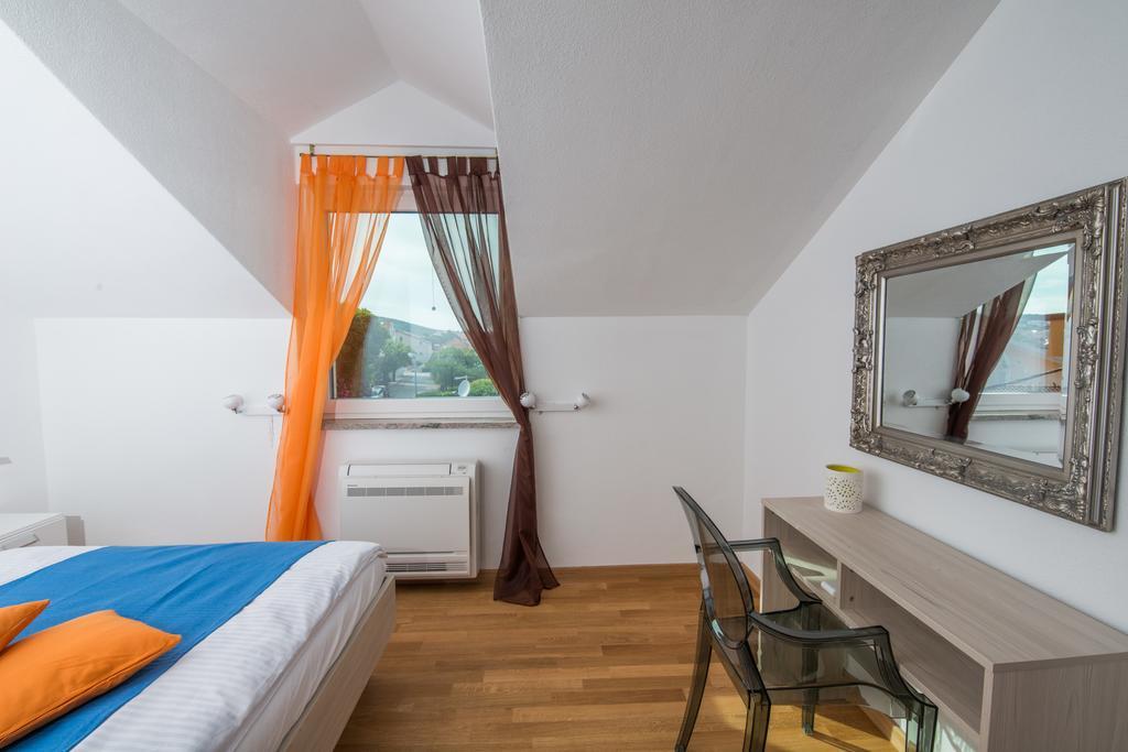 Villa Ljubica Vodice Bagian luar foto
