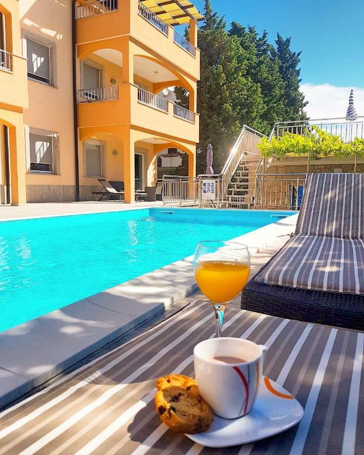 Villa Ljubica Vodice Bagian luar foto